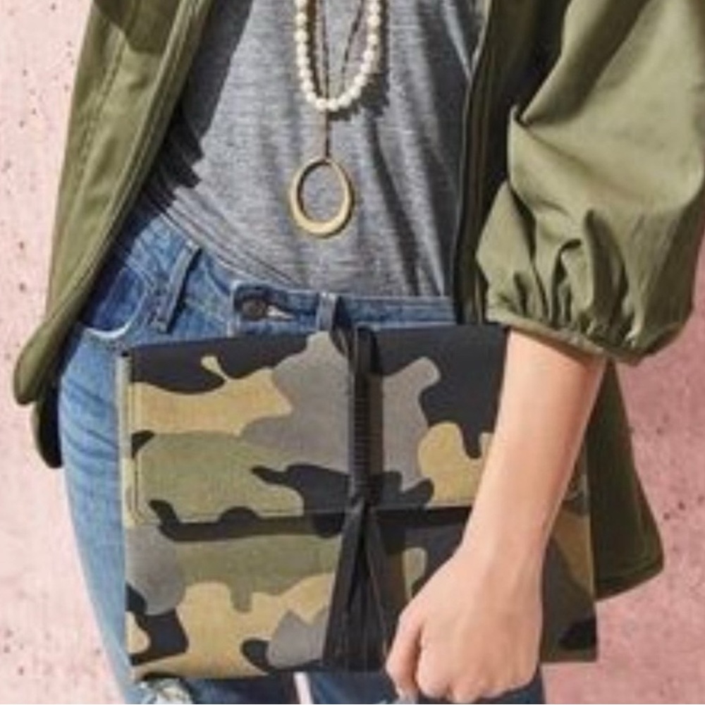 Stella & Dot Camo Clutch
